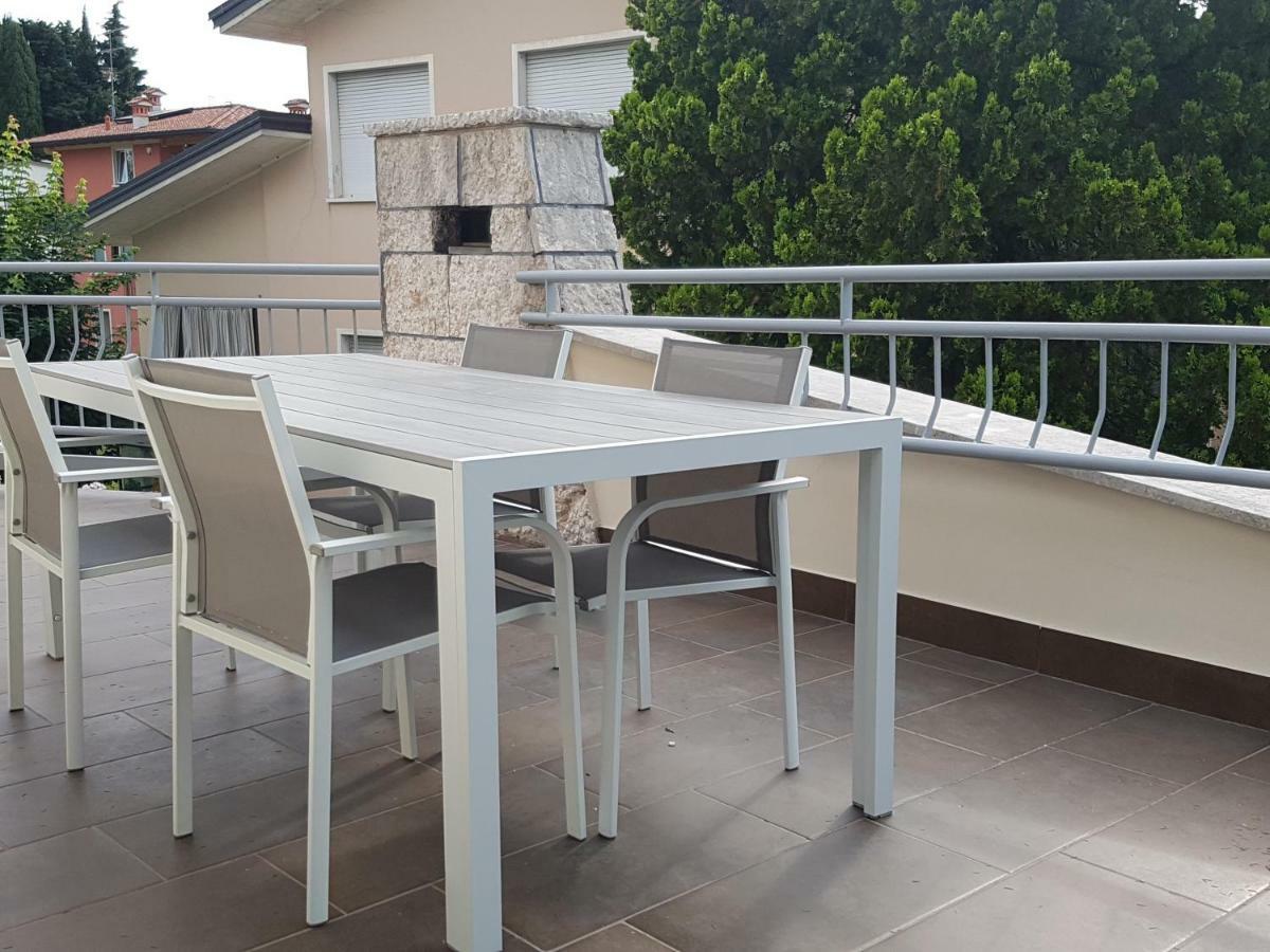 Casa Savoia Apartment Desenzano del Garda Exterior photo